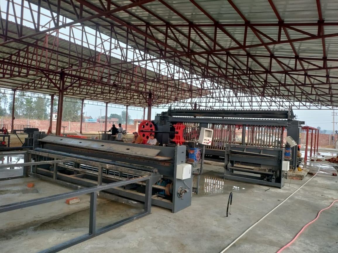 Blog công ty mới nhất về Hỗ trợ phát triển cơ sở hạ tầng của Nepal với thiết bị dệt lưới Gabion tiên tiến