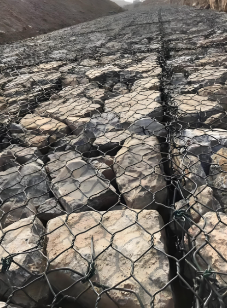 Blog công ty mới nhất về Máy móc lưới đá xây dựng tự động thúc đẩy các dự án xây dựng bền vững