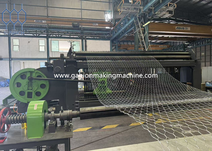 Blog công ty mới nhất về Galvanized Wire vs PVC-Coated Wire: What Should Buyers Check Before Selecting a Gabion Machine?