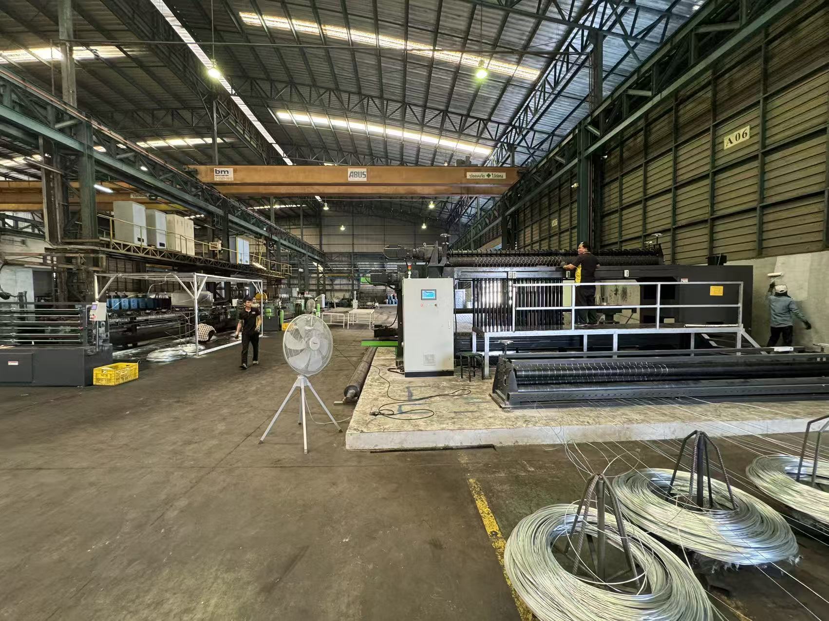 Blog công ty mới nhất về What Causes Low Output in a Gabion Mesh Machine and How Can Production Efficiency Be Improved?